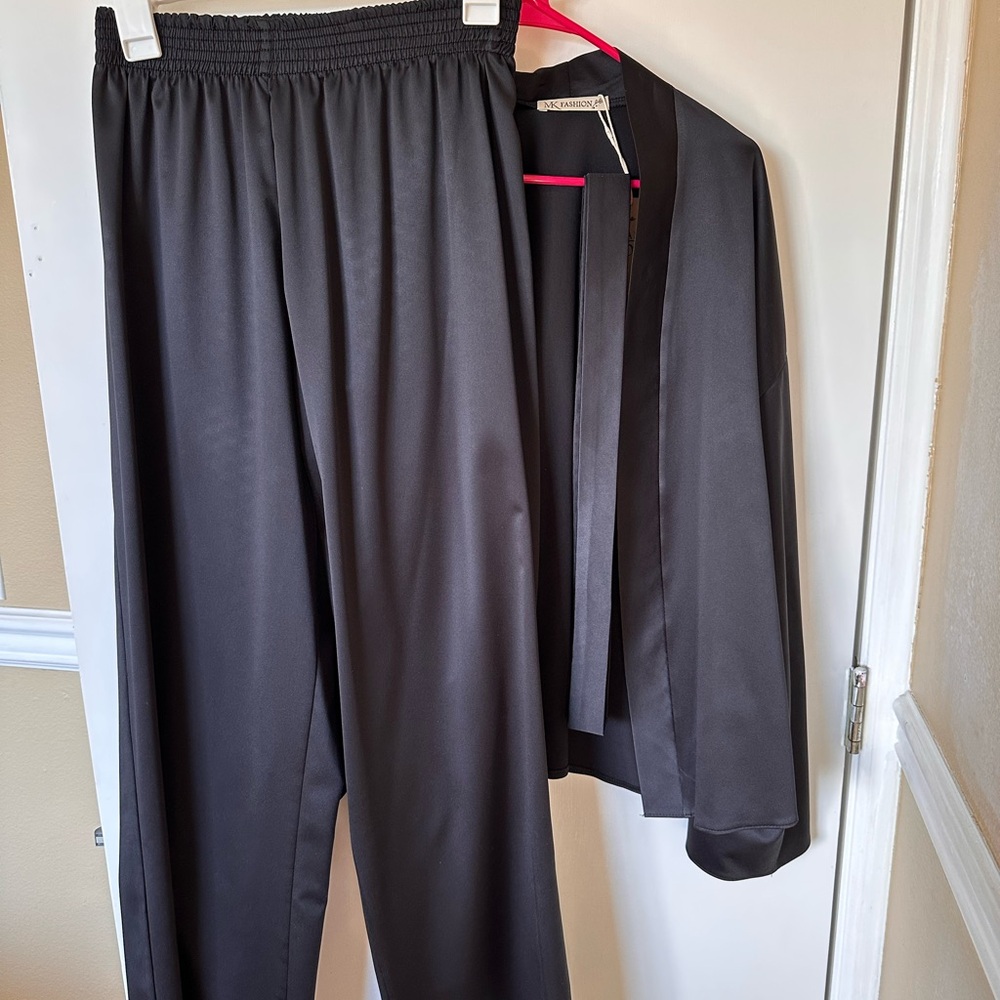 Black Cozy Loungewear Set for Relaxation
